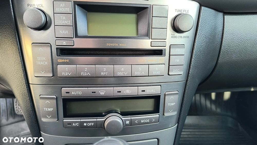 Toyota Avensis - 27