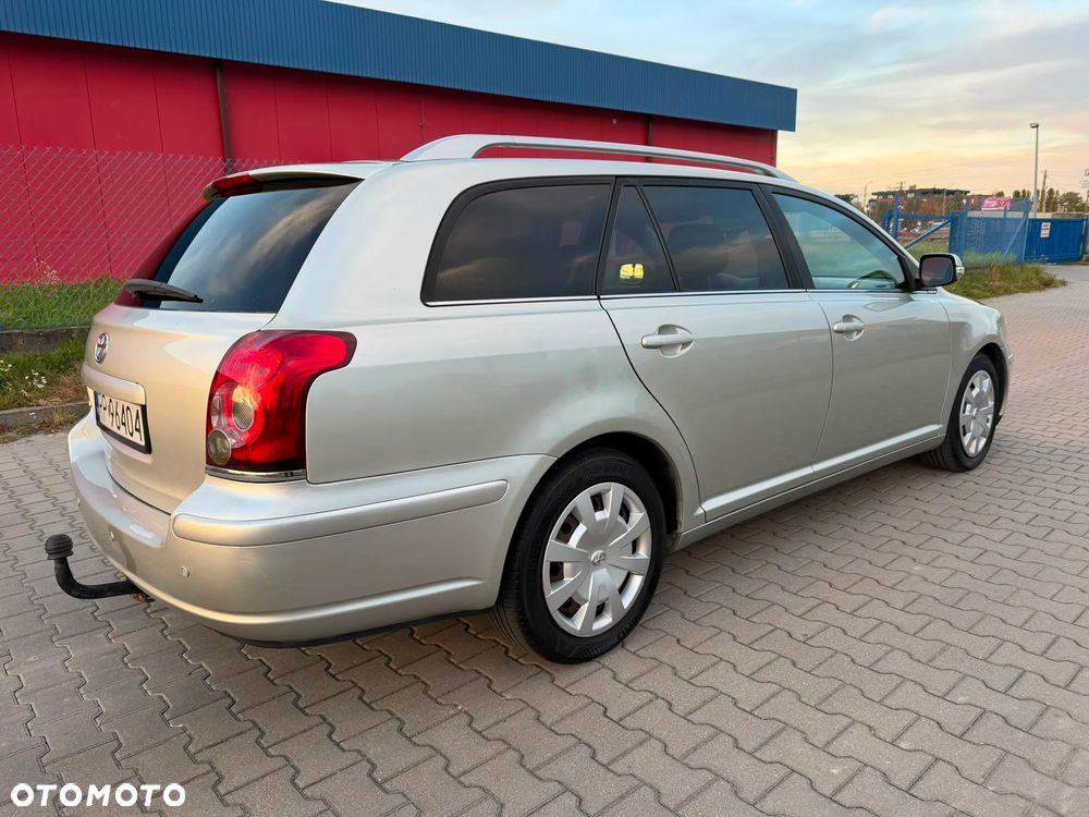 Toyota Avensis 2.0 D-4D Premium - 12