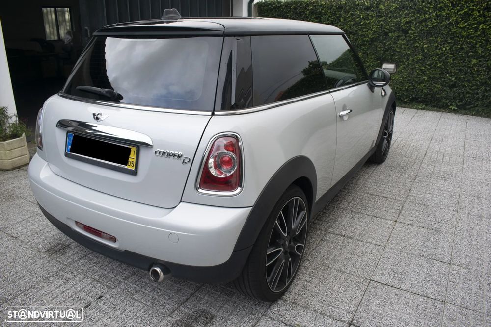 MINI 3 Portas Cooper D - 4