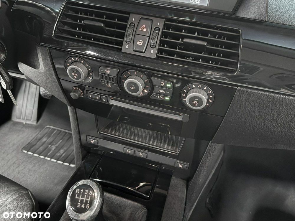 BMW Seria 5 520i - 17