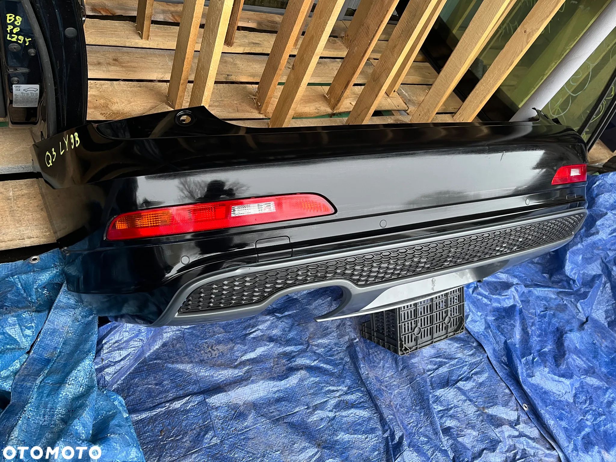 ZDERZAK TYŁ AUDI Q3 8U LIFT S LINE LY9B ** - 1