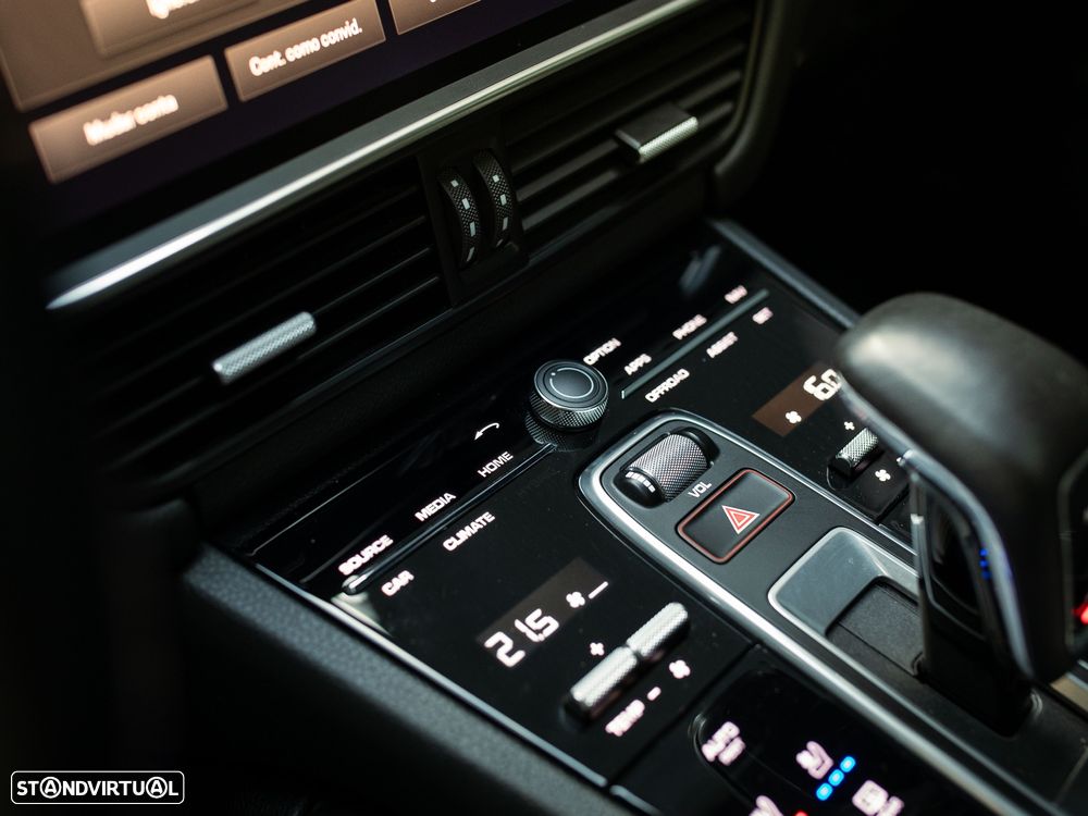 Porsche Cayenne Coupé E-Hybrid - 32