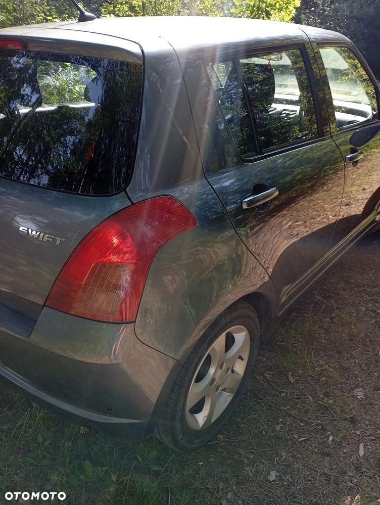 Suzuki Swift - 4