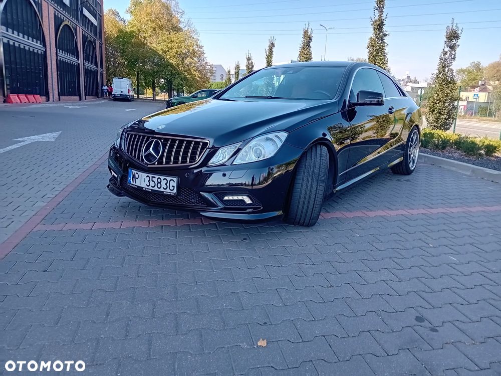 Mercedes-Benz Klasa E 350 CGI Coupe BlueEFFICIENCY 7G-TRONIC Elegance - 4