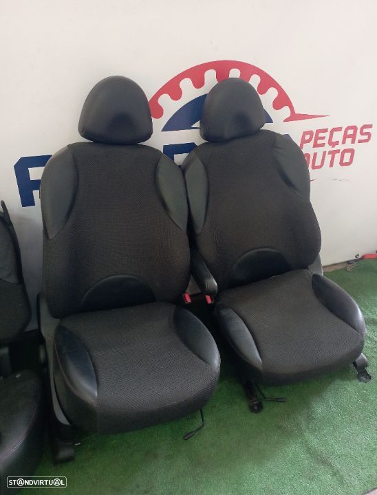 Bancos Frontais e Traseiros Nissan Note 2007 - 3