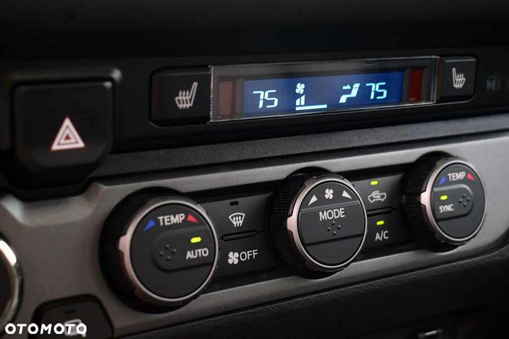 Toyota Tacoma - 14