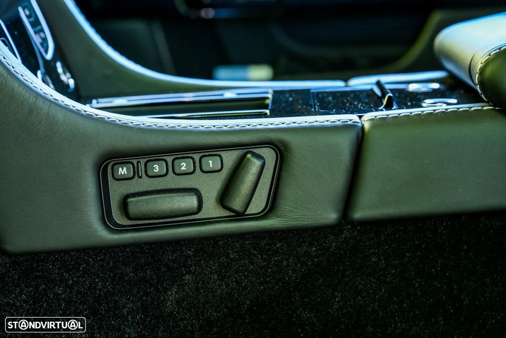 Aston Martin Vantage Roadster V12 S Sportshift 3 - 33