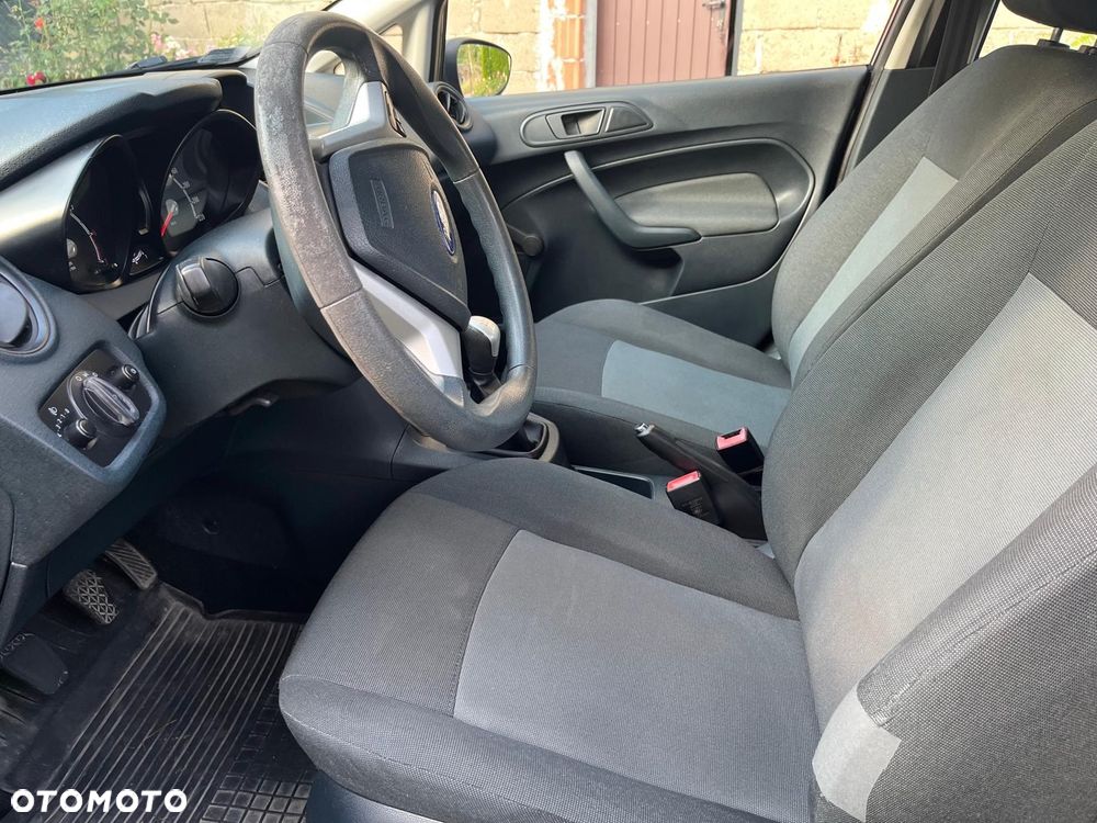 Ford Fiesta 1.25 Ambiente - 17