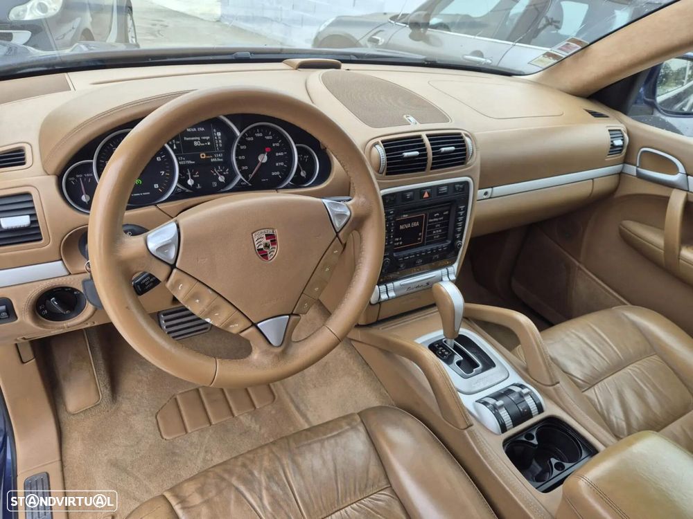 Porsche Cayenne Turbo - 4