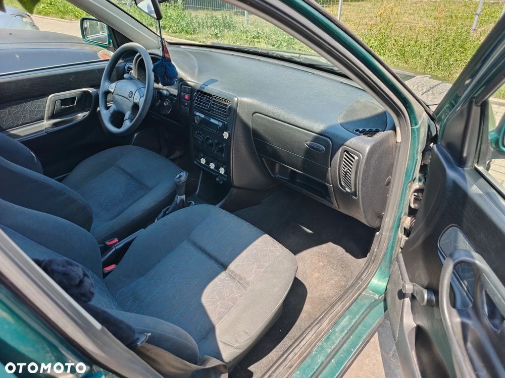 Volkswagen Polo - 11