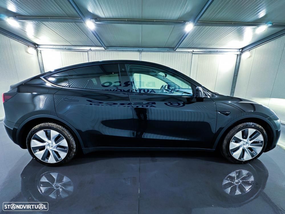 Tesla Model Y Long Range Dual Motor AWD - 12