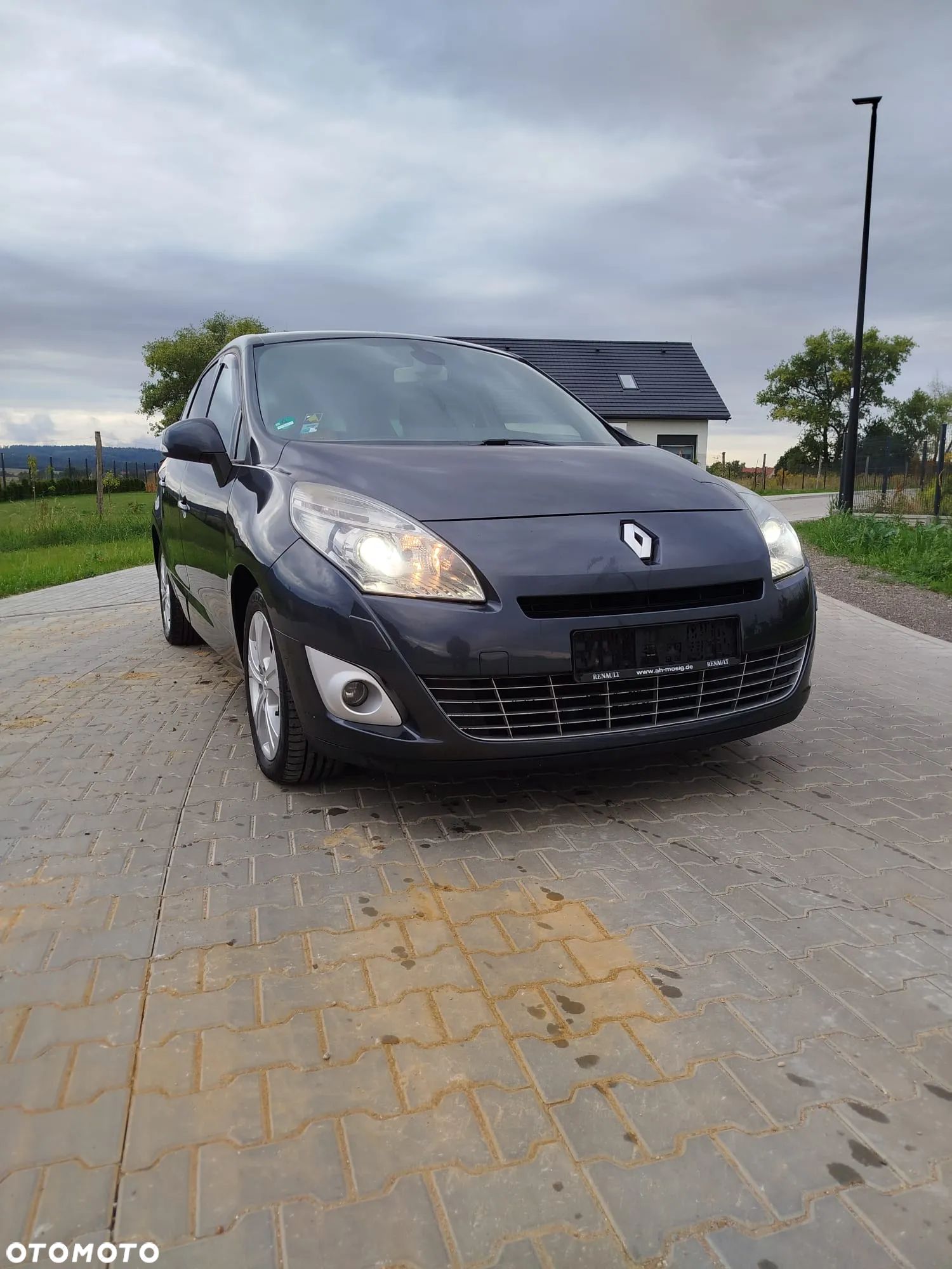 Renault Grand Scenic 1.6 16V 110 Dynamique - 1