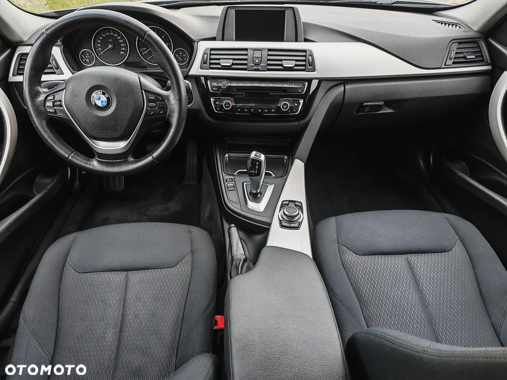 BMW Seria 3 320d - 34