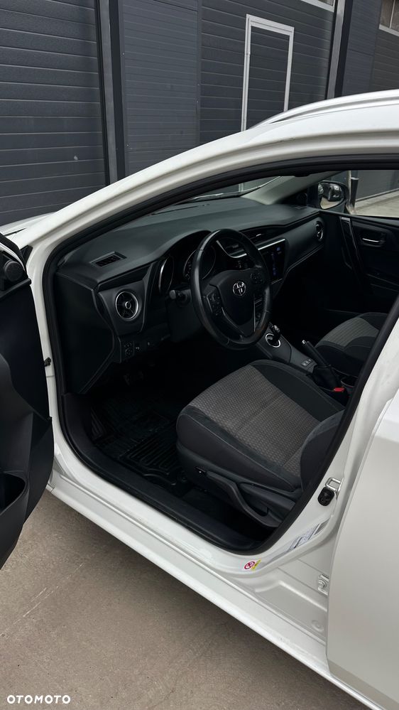 Toyota Auris 1.8 HSD Luna - 17