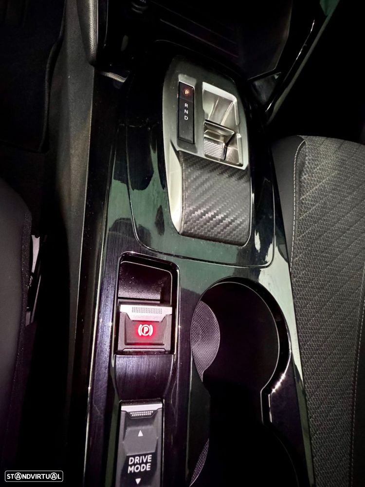 Peugeot 2008 1.2 Hybrid Allure e-DCS6 - 19