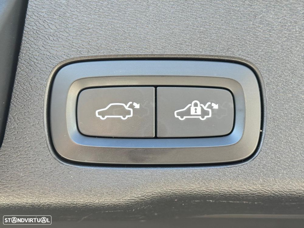 Volvo XC 60 2.0 T6 PHEV Inscription AWD - 19