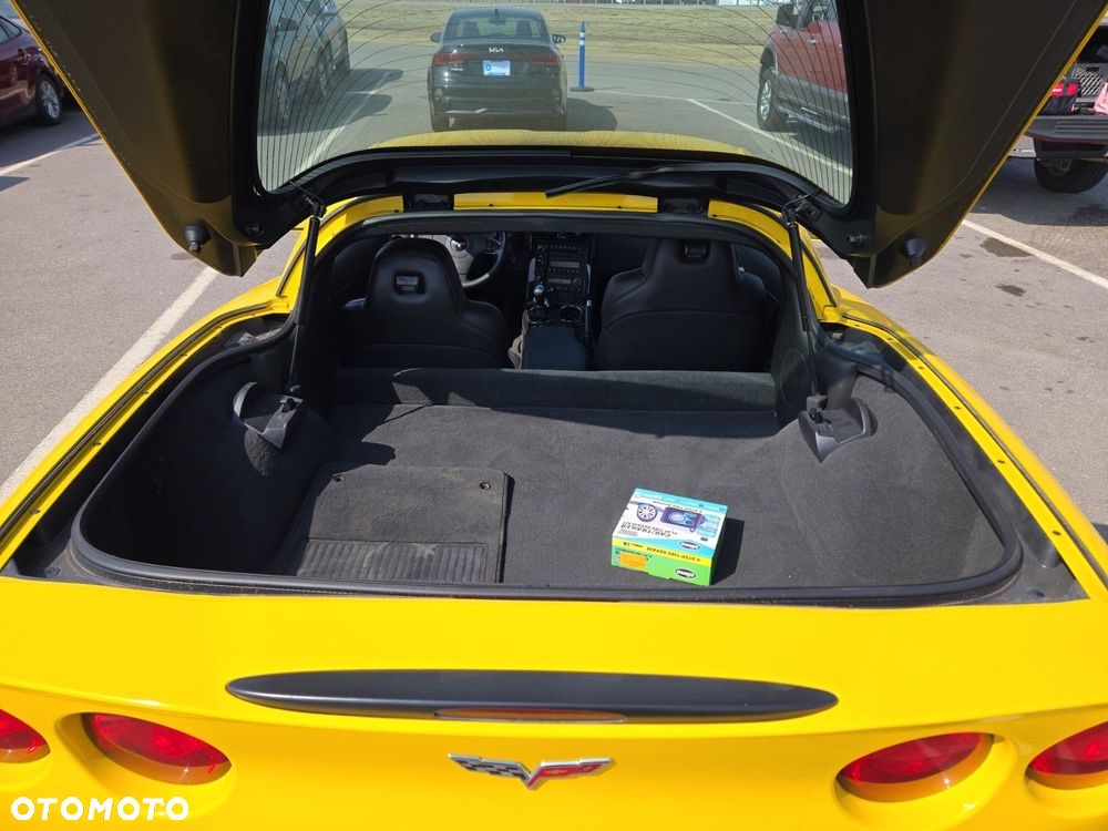 Chevrolet Corvette - 9