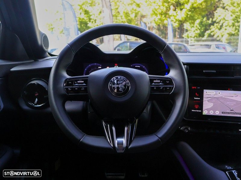 Alfa Romeo Junior 54 kWh Sport Speciale — fotografia 17