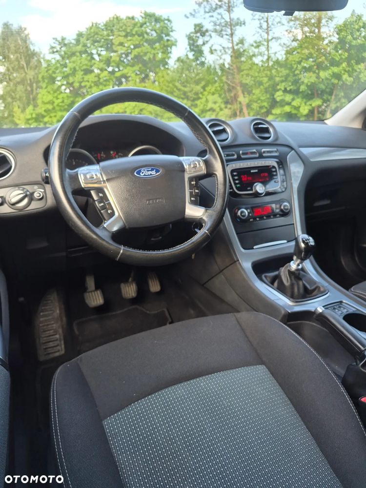 Ford Mondeo 1.6 TDCi Ambiente - 8