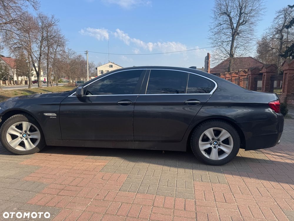 BMW Seria 5 528i xDrive Modern Line - 11