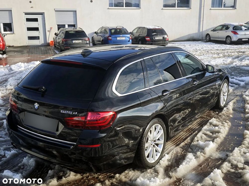 BMW Seria 5 525d Sport-Aut Luxury Line - 9