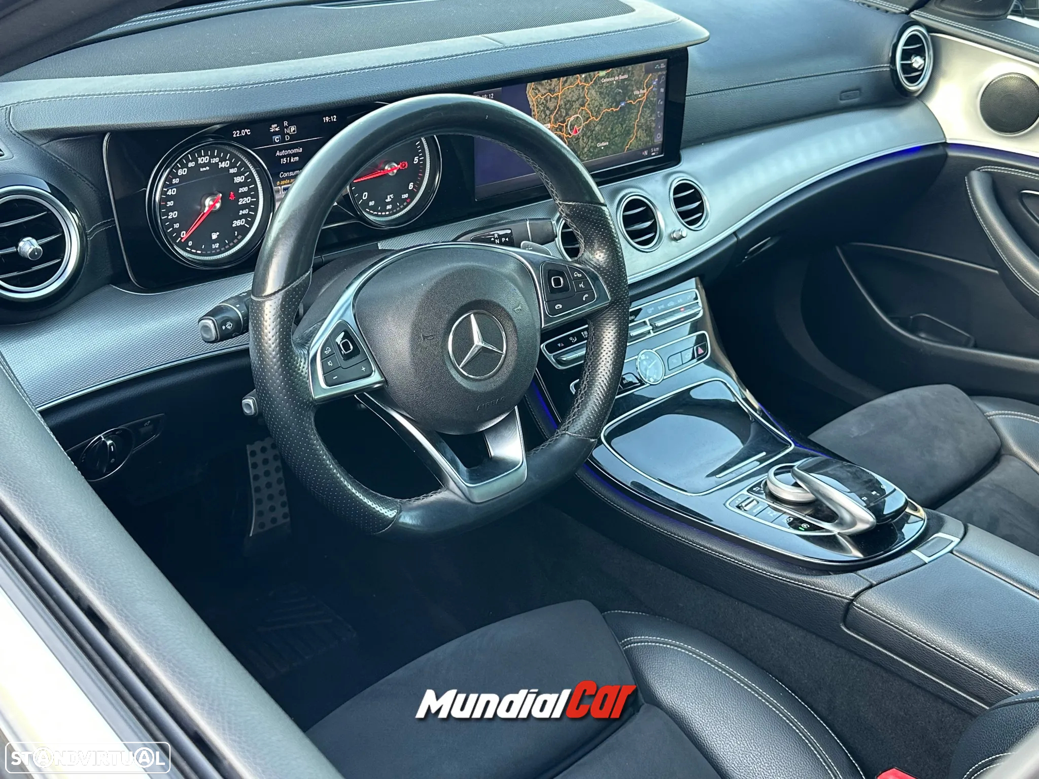 Mercedes-Benz E 220 d 4Matic T 9G-TRONIC AMG Line - 25