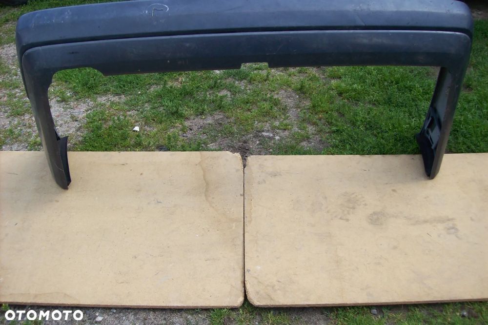 ZDERZAK TYLNY MERCEDES W124 SEDAN - 10