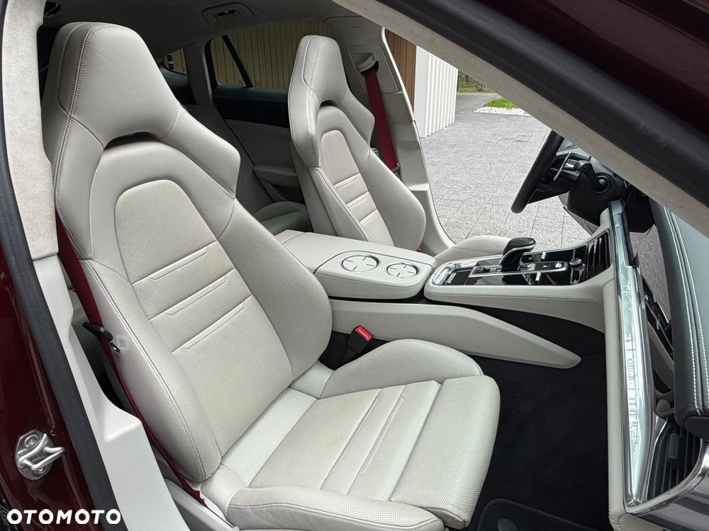 Porsche Panamera - 12