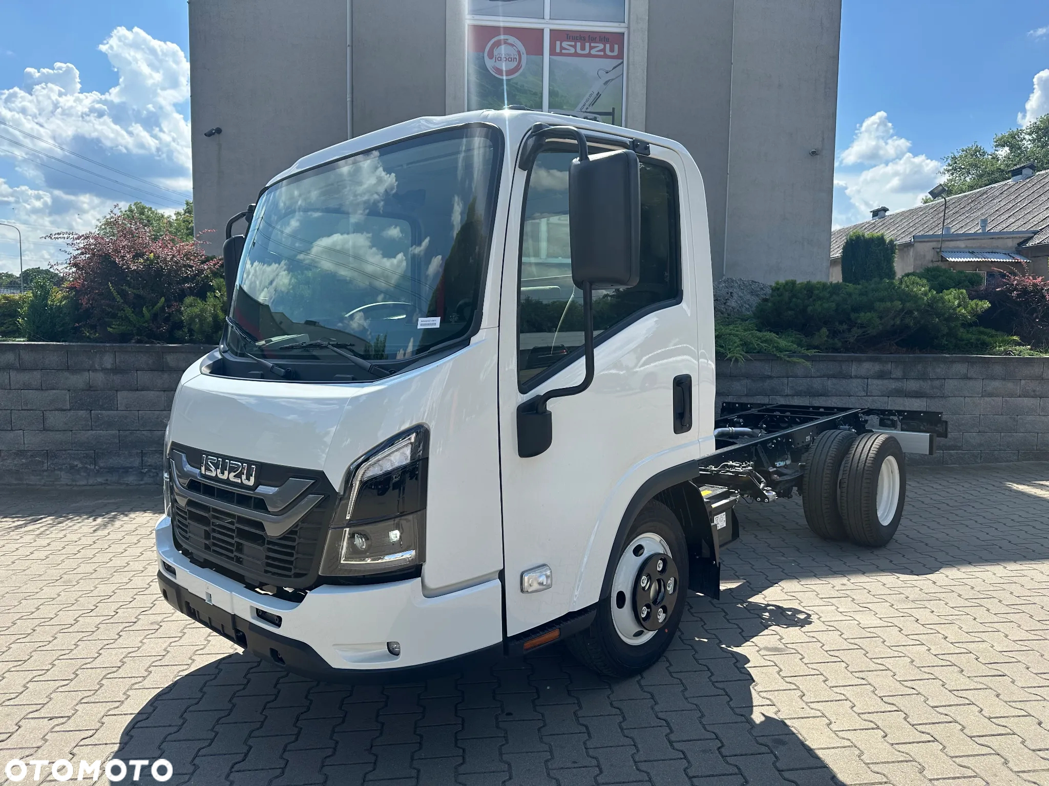 Isuzu M21 GENERATION 2 - 3