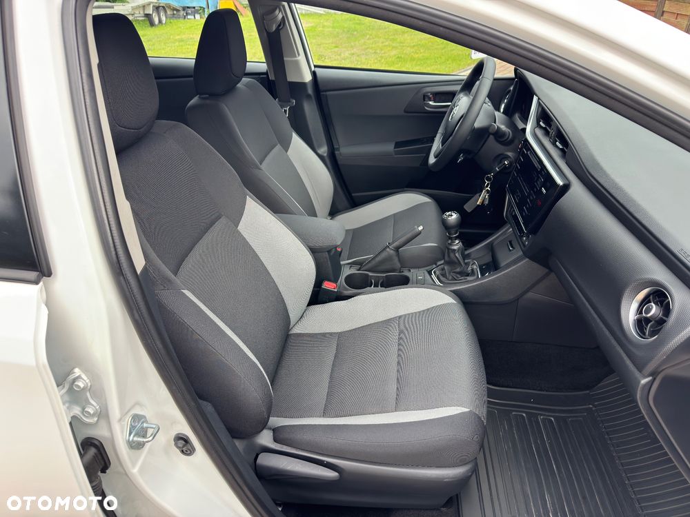 Toyota Auris 1.33 VVT-i Active - 26