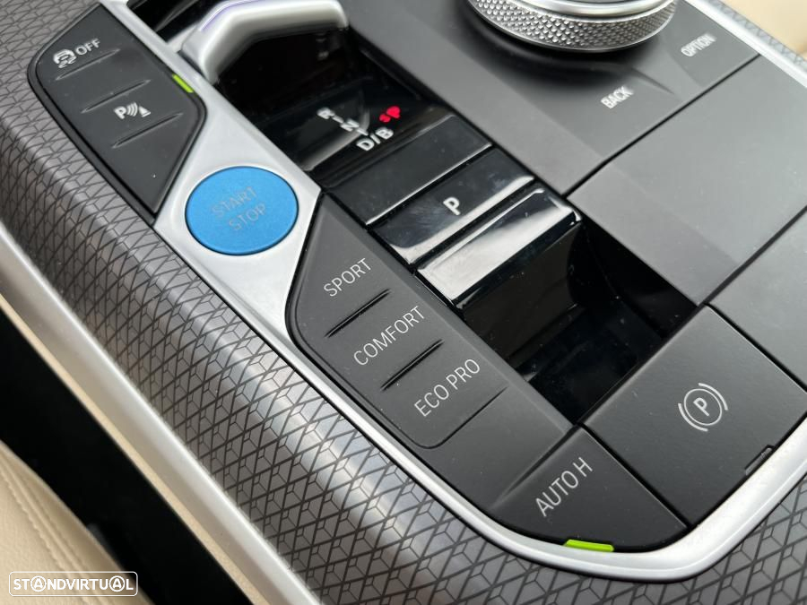 BMW i4 eDrive40 Pack Desportivo M - 16