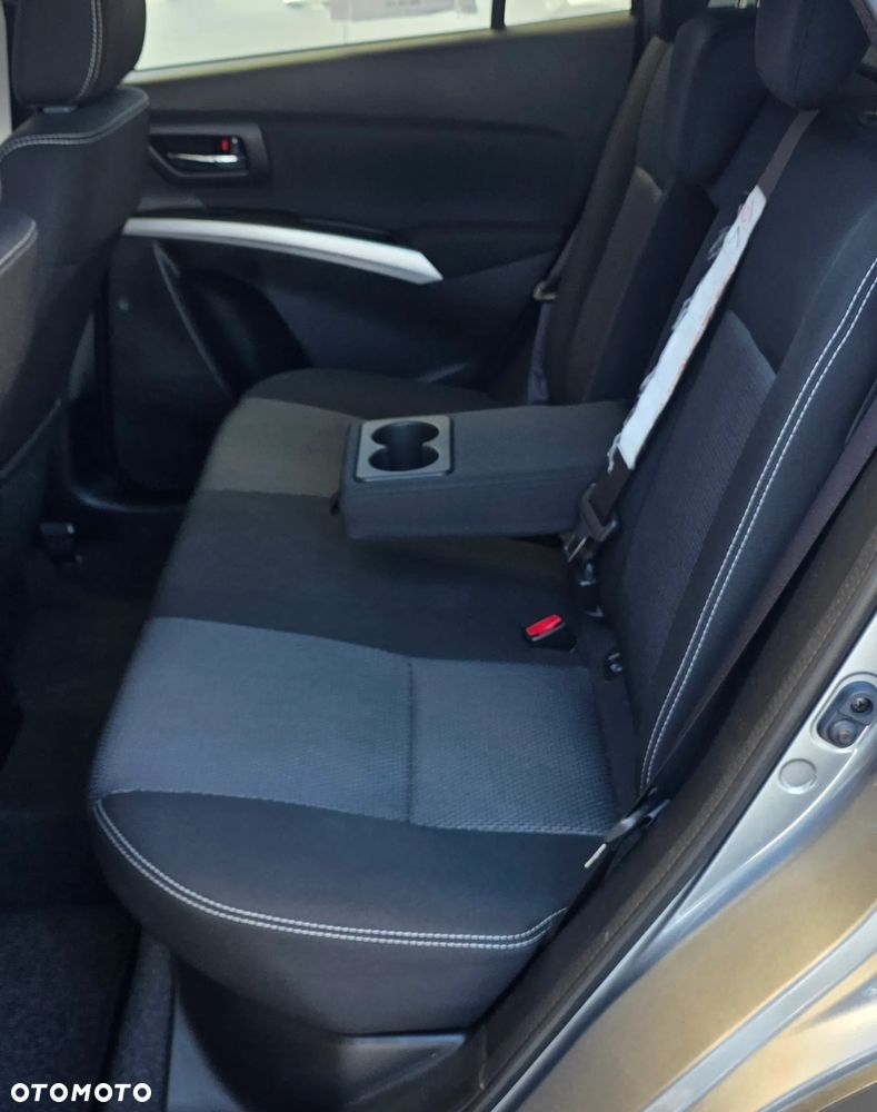 Suzuki SX4 S-Cross 1.6 DDiS TCSS 4x4 Comfort+ - 16