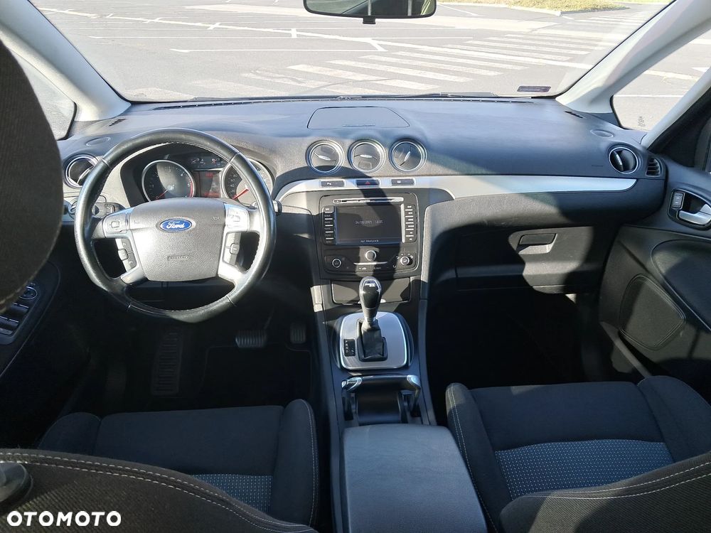 Ford S-Max - 13