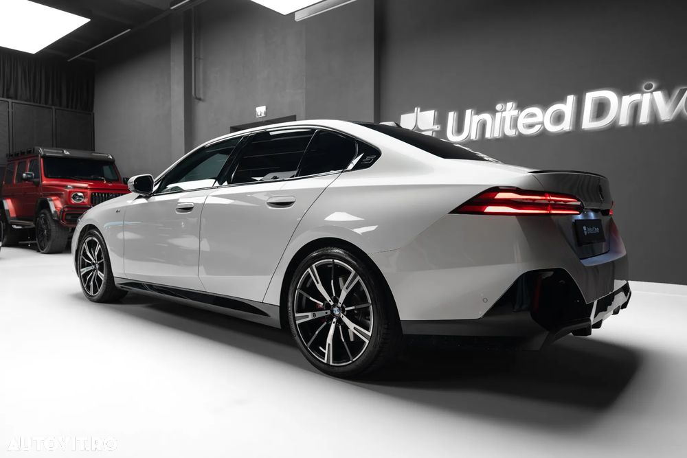 BMW Seria 5 520i AT MHEV - 8
