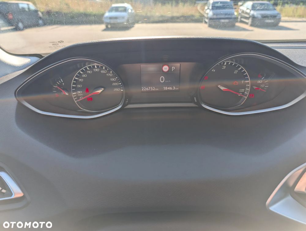 Peugeot 308 1.5 BlueHDi Active Pack Business S&S EAT8 - 14