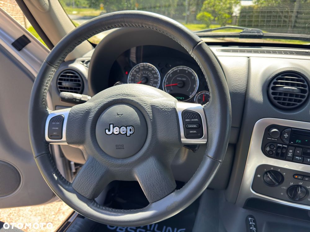 Jeep Cherokee 3.7 Limited - 28