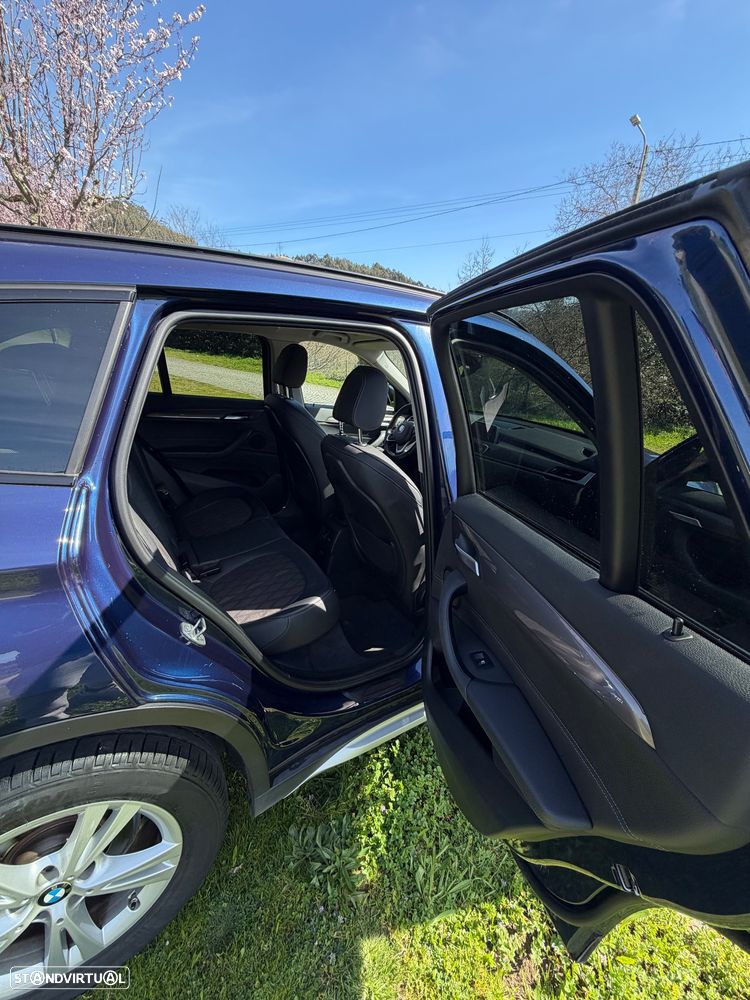 BMW X1 16 d sDrive Auto Line Sport - 7