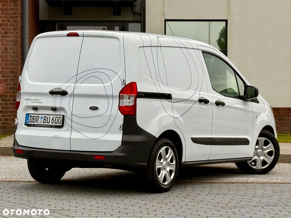Ford Transit Courier - 11