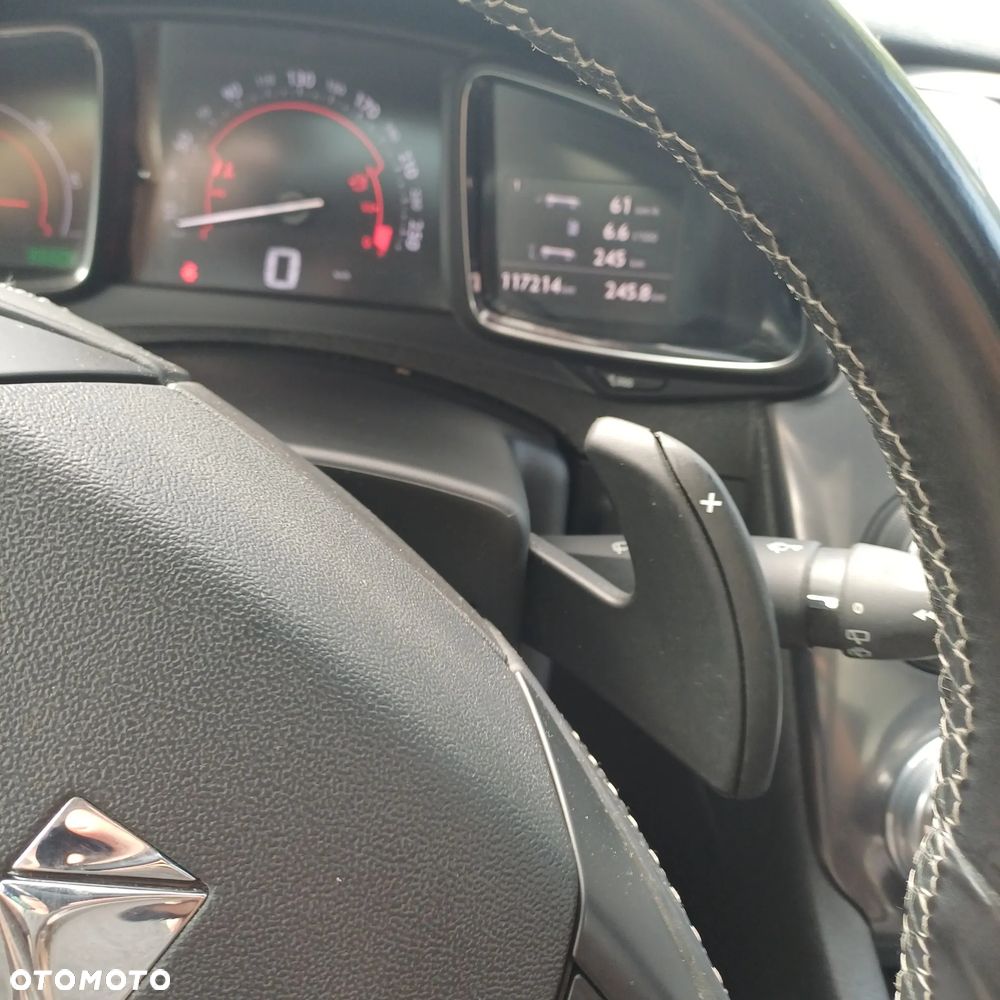Citroën DS5 2.0 HDi Hybrid4 SoChic MCP - 17