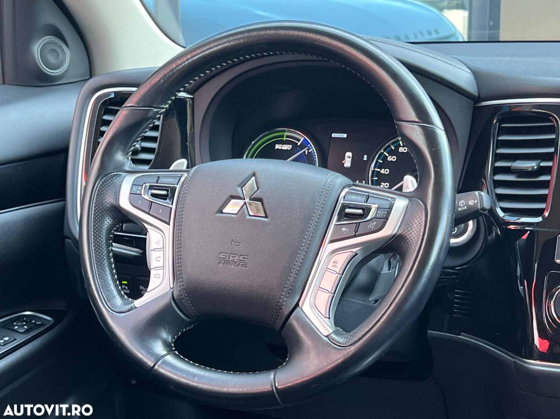 Mitsubishi Outlander - 8