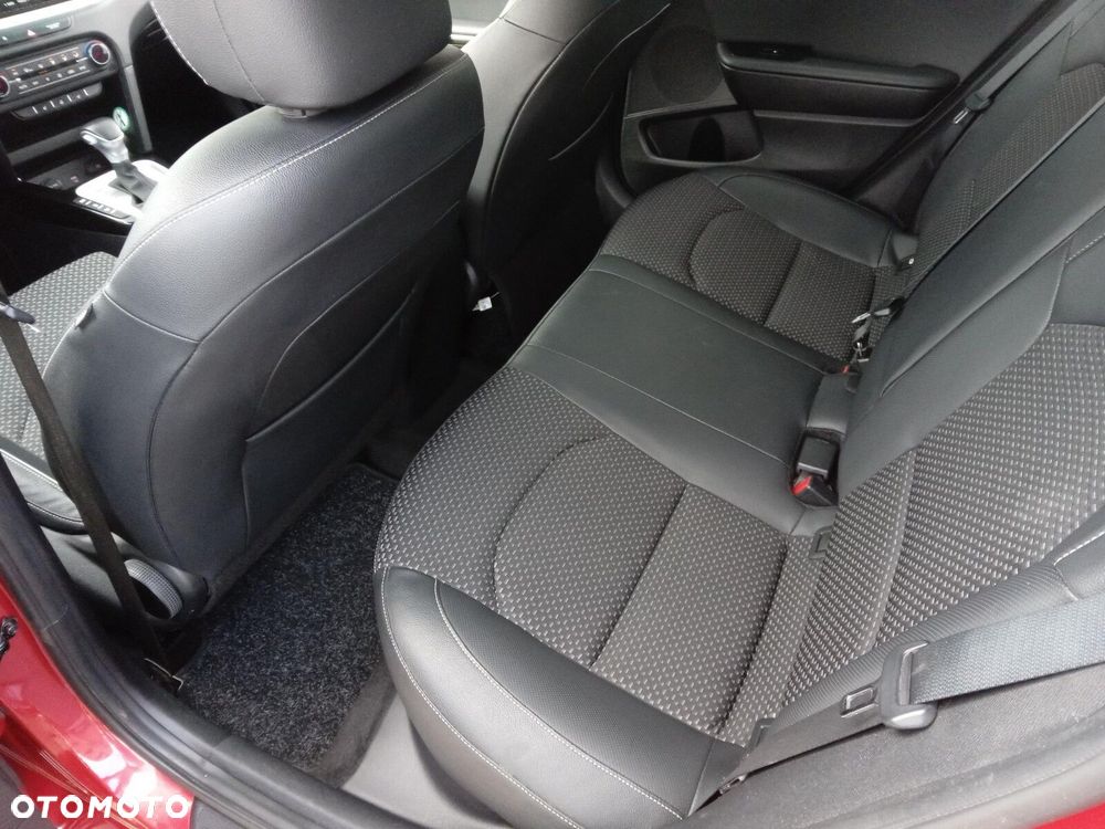 Kia Ceed 1.5 T-GDI DCT7 OPF (48V Mild Hybrid) Vision - 24