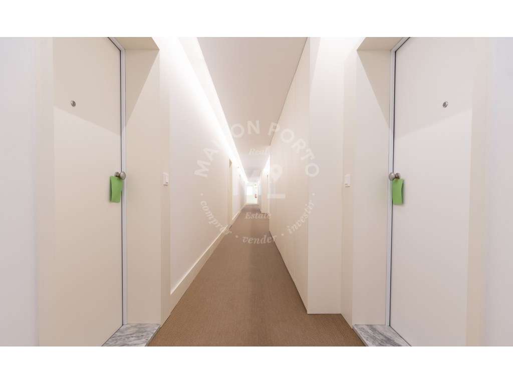 Apartamento T1 com Varanda, Totalmente Mobilado e Equipado - City S... - Grande imagem: 5/36
