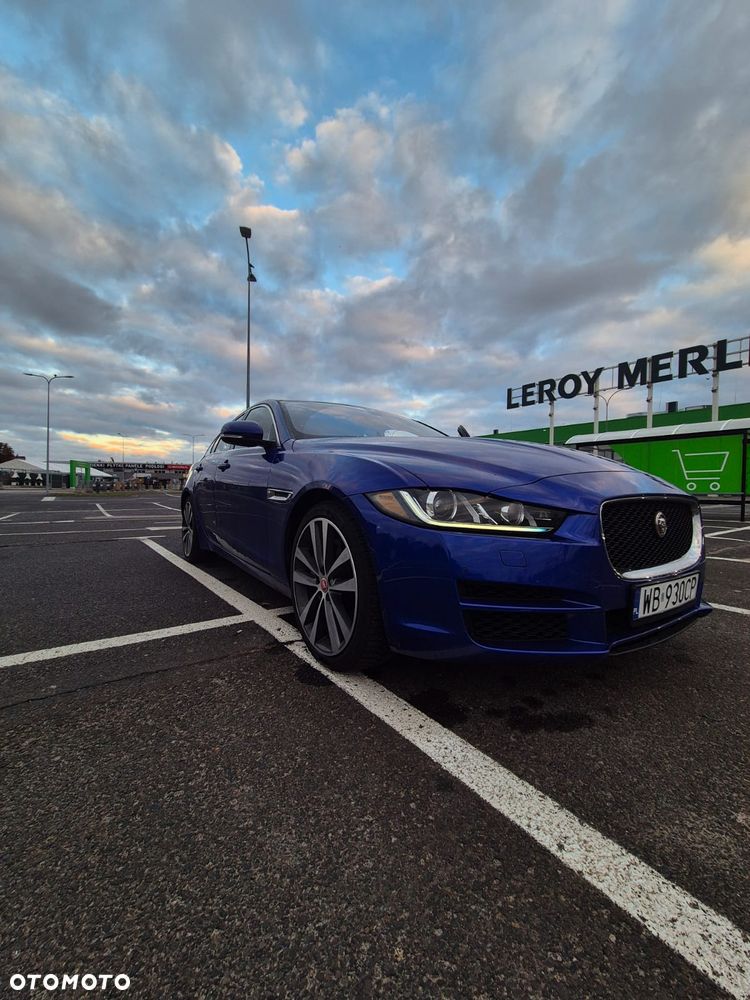 Jaguar XE 30t AWD Prestige - 10
