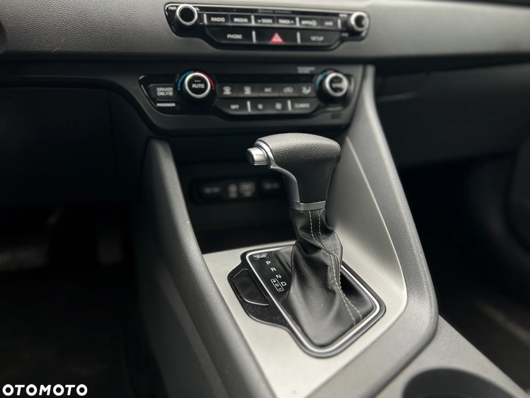 Kia Niro 1.6 GDI Hybrid L - 11
