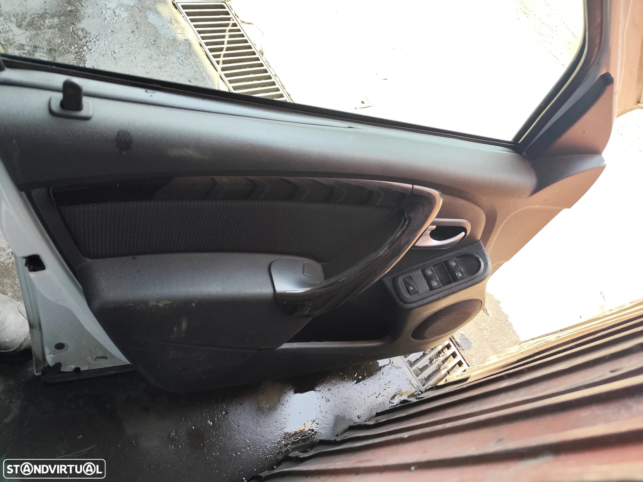 DACIA DUSTER I PORTA FRENTE ESQUERDA - PF642 - 7