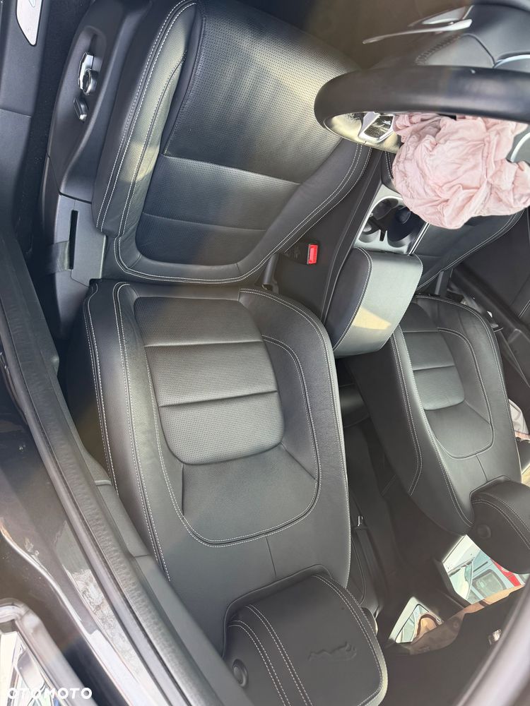 Jaguar E-Pace P300 AWD R-Dynamic HSE - 31