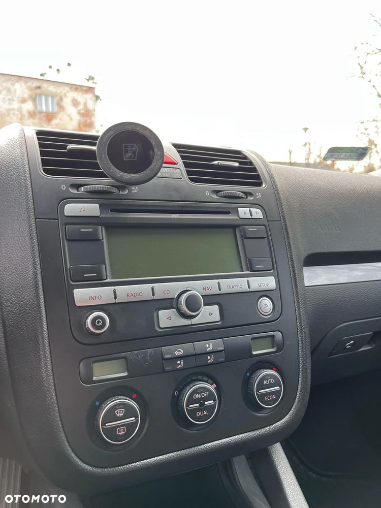 Volkswagen Golf 1.9 TDI DPF Comfortline - 11