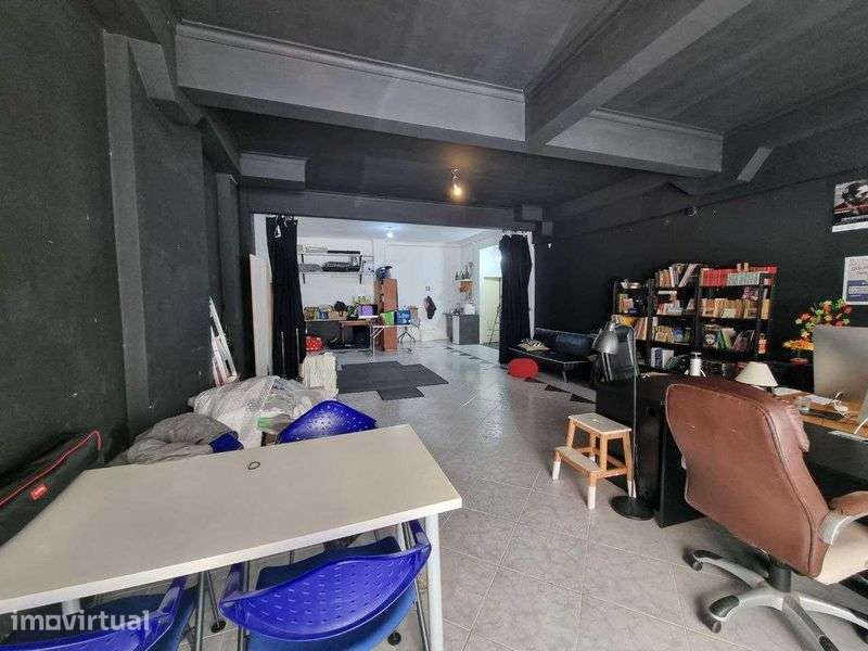 Loja de rua, ampla com montra | 77 m² | Monte Abraão - Grande imagem: 4/11