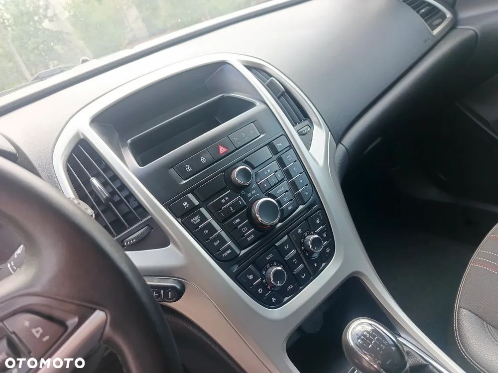 Opel Astra 1.4 Turbo 150 Jahre - 22