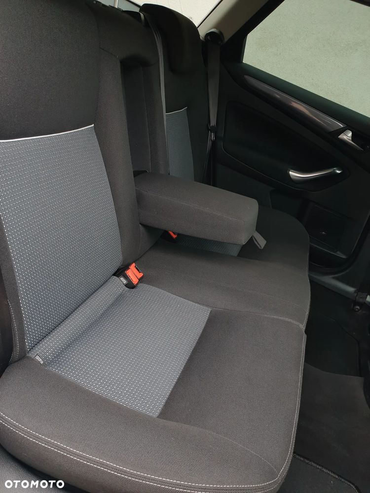 Ford Mondeo 2.0 TDCi Titanium X - 38